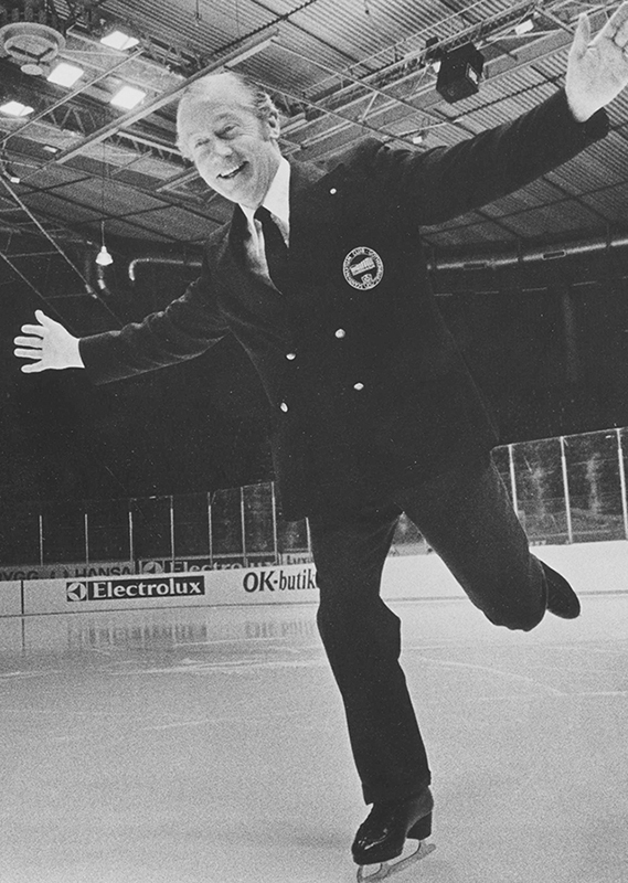 Bertil Rönnberg på skridskor.