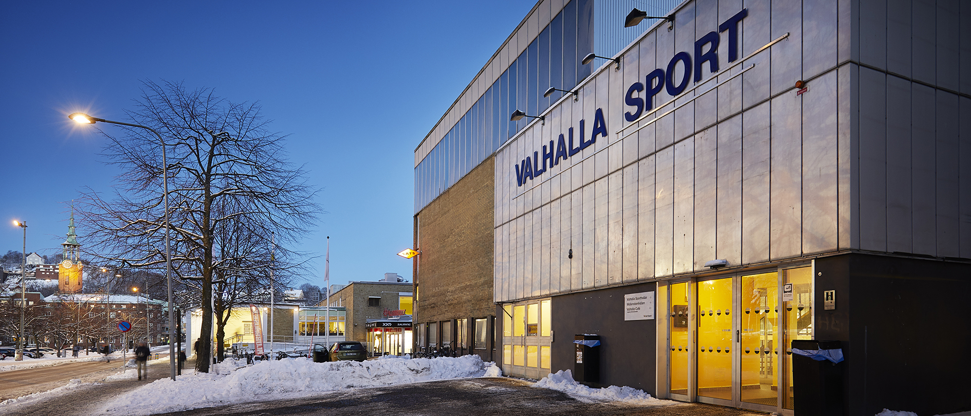 Entrén till Valhalla Sporthallar.