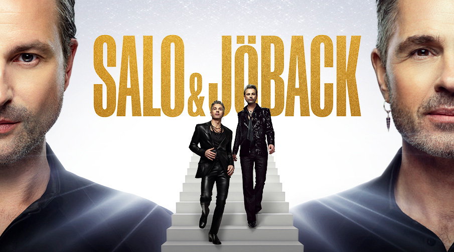 Salo och Jöback stående på en trappa. 