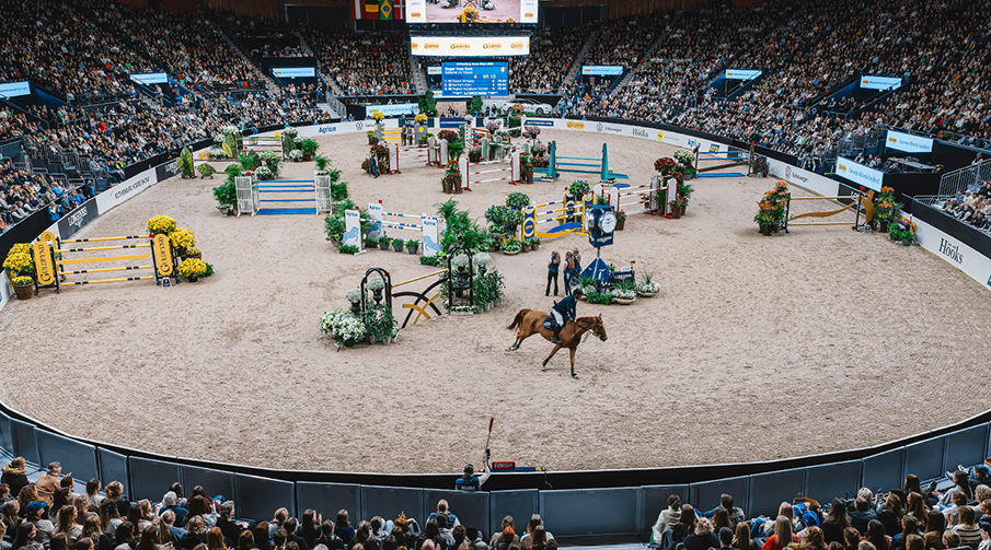 Fullsatt Scandinavium under pågående hoppklass.