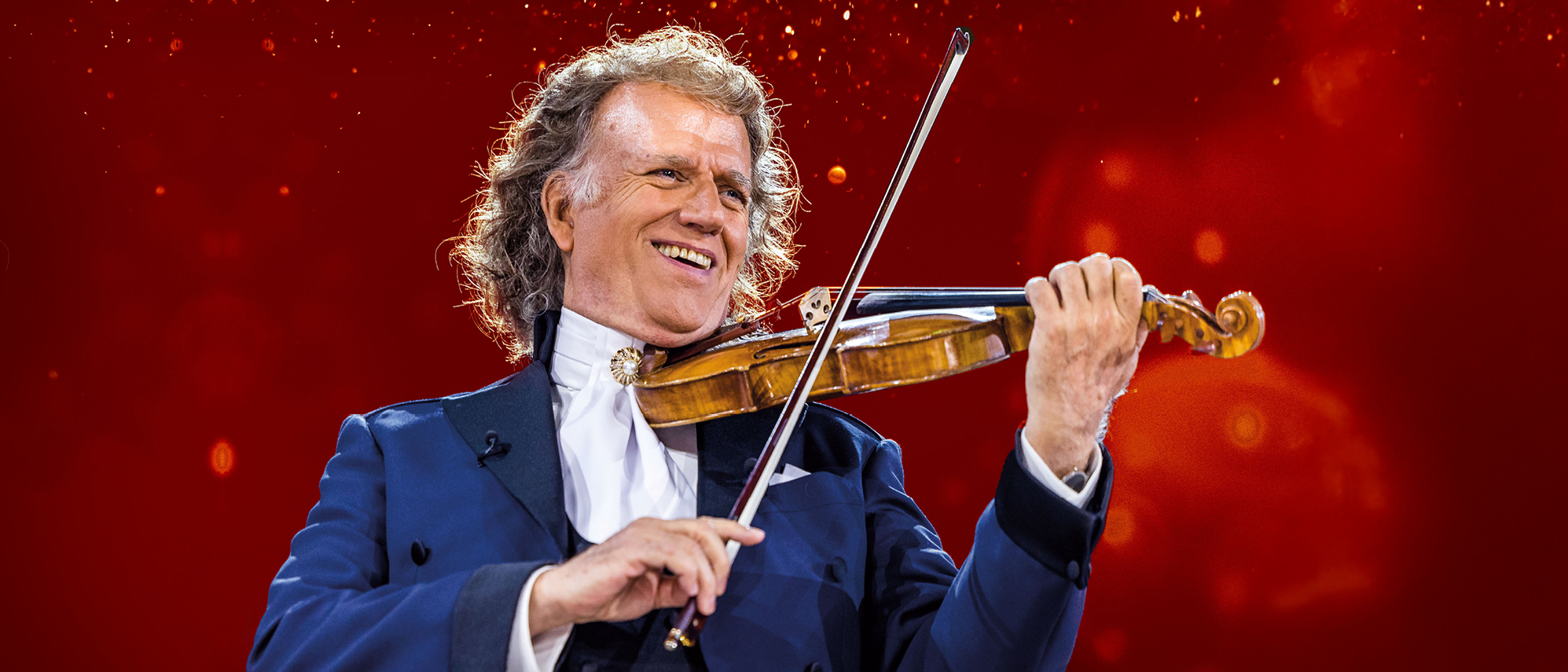 André Rieu spelar på sin violin. 